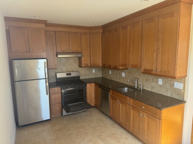 Primary Photo - 30-32 N Terrace Ave