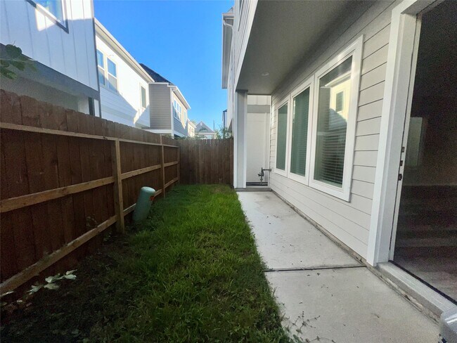 Building Photo - 6712 Parker Oaks Ln