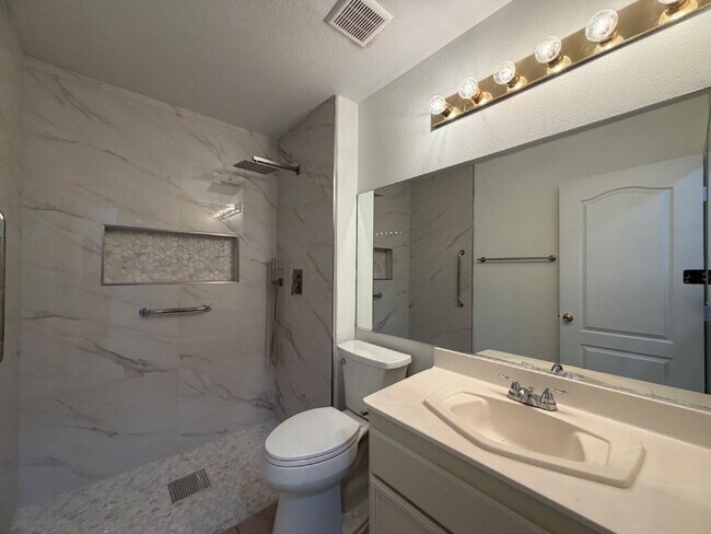 Building Photo - SINGLE-STORY HOME | GATED COMMUNITY | FLEXIBLE FURNISHING OPTIONS I 4 Bedroom Home with Private B...