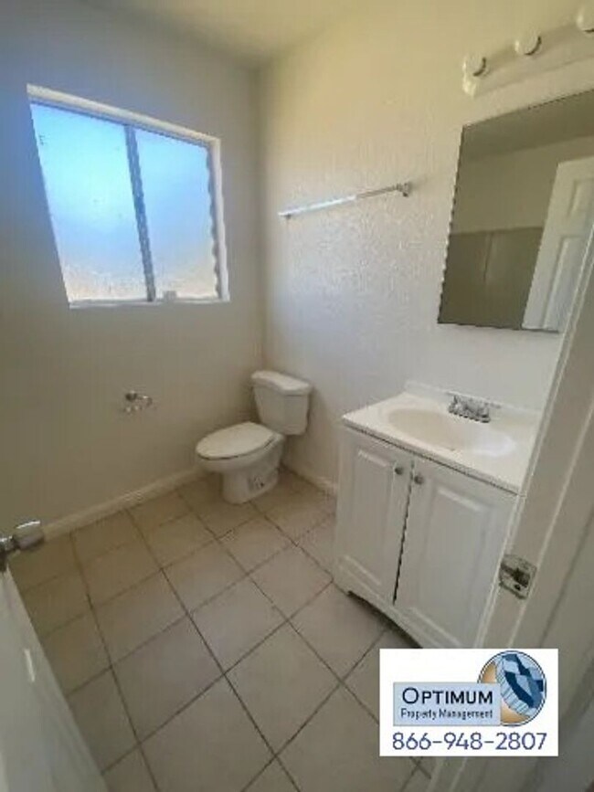 Building Photo - Charming 3-Bedroom Home with Large Backyar...