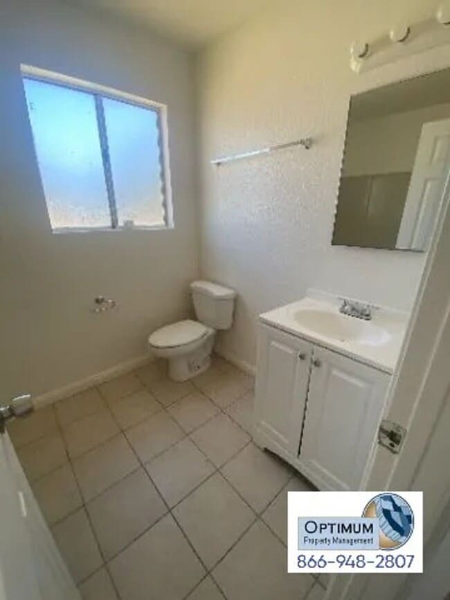 Building Photo - Charming 3-Bedroom Home with Large Backyard & Fenced Front Yard