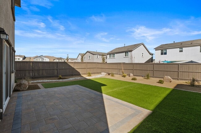 Building Photo - The Aspen - Luxurious 3 Bedroom 2.5 Bath T...