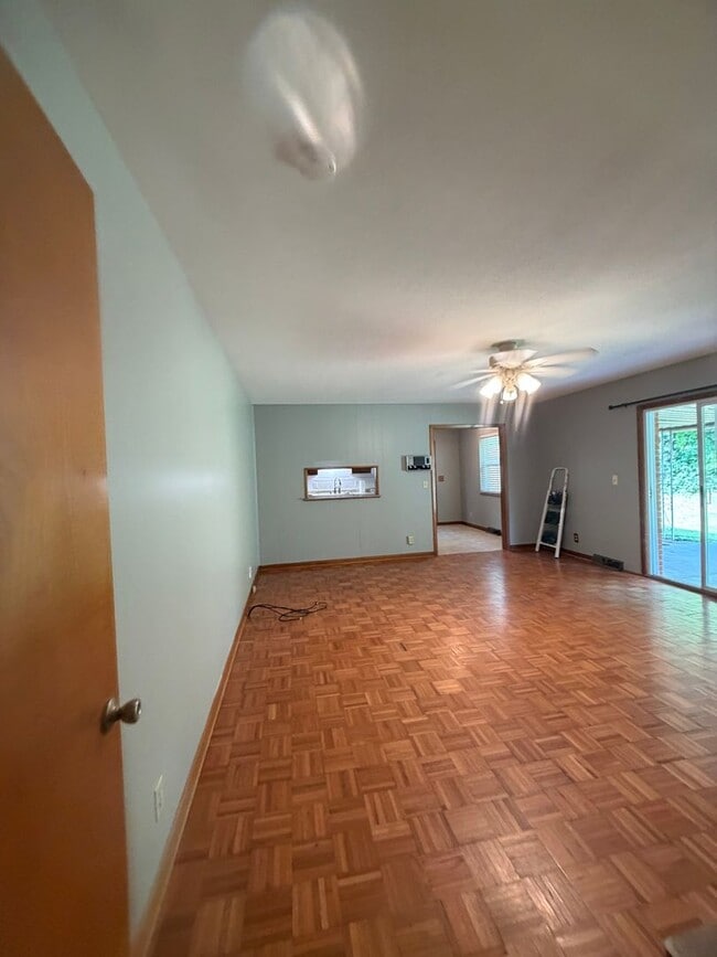 Building Photo - 942 Margaret Dr
