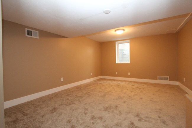 Building Photo - 860 Lake Michigan Dr NW