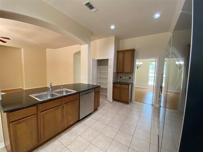 Building Photo - 6018 Sugar Bush Dr