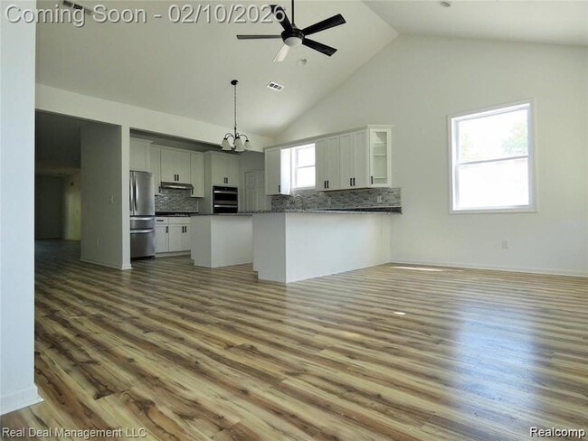 Building Photo - 485 Upland Ave