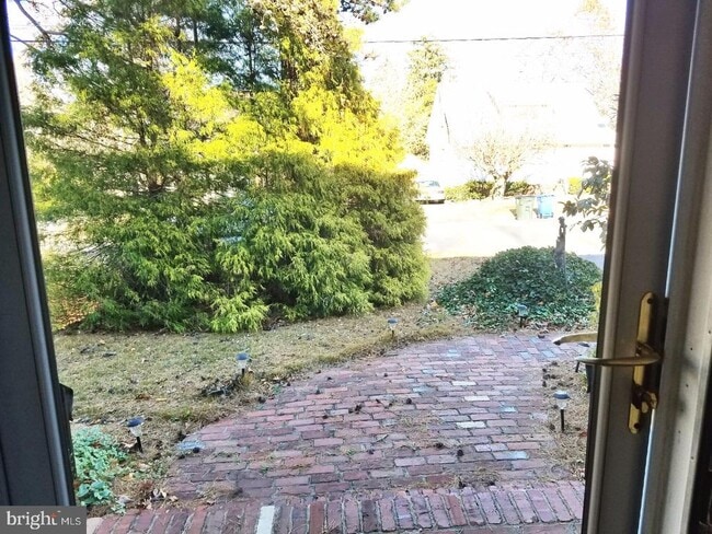 Building Photo - 324 Swarthmore Rd