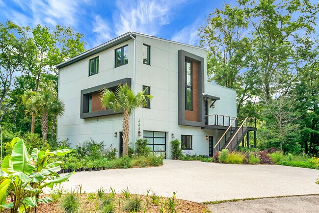 Building Photo - 665 Daniel Whaley Rd