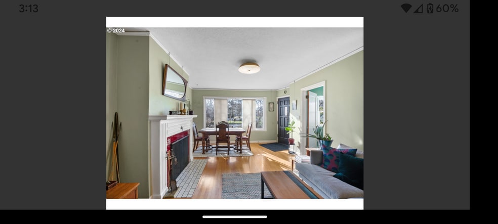 Living room - 5625 SE Powell Blvd