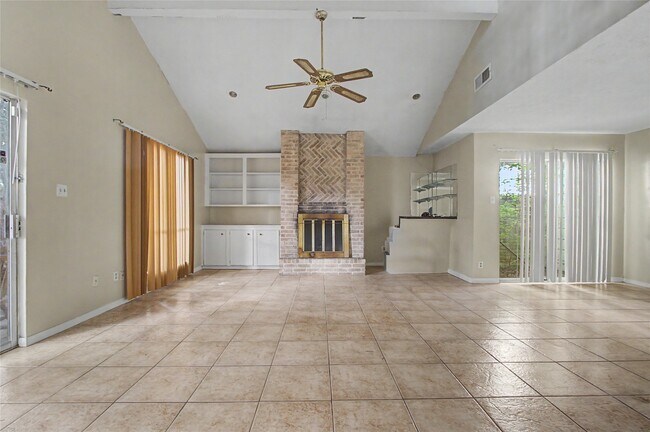 Building Photo - 13119 Hollowcreek Park Dr