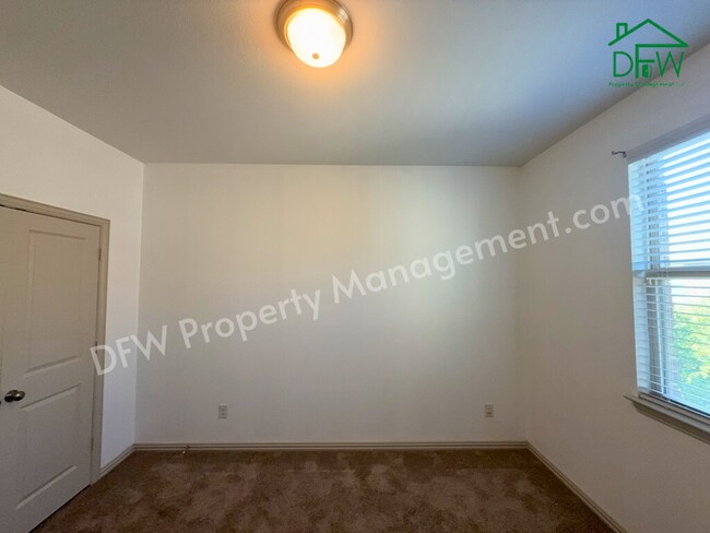 Building Photo - 3 Bed/2.5 Bath Home for Lease in Arlington – 2 Living Areas, Pool, Courts & Trails Nearby!