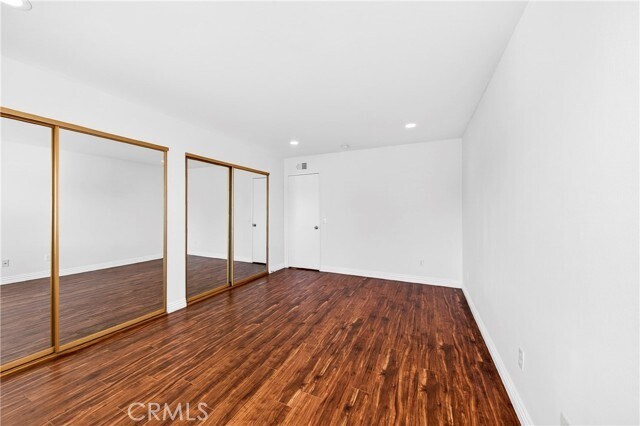 Building Photo - 25261 Tanoak Ln