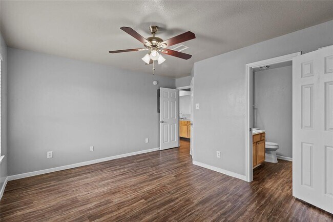 Building Photo - 122 Green Isle Ave