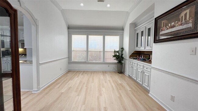 Building Photo - 2411 Kilgarney Keep St