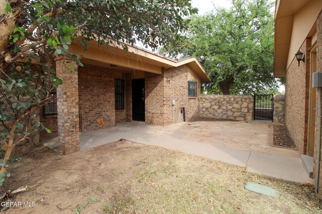 Building Photo - 3205 Fierro Dr