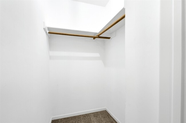 Building Photo - 16215 Cairngorm Ave