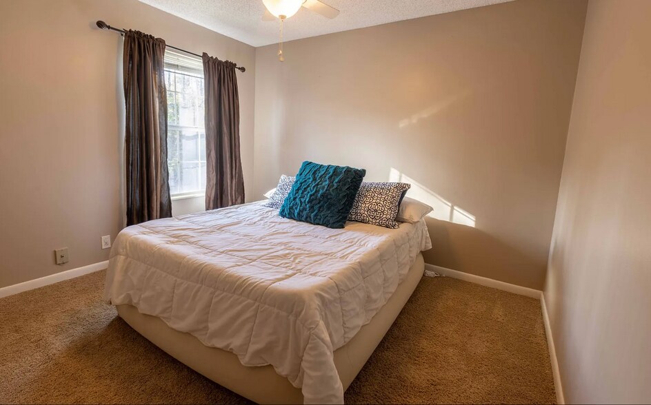Building Photo - 5515 Country Dr