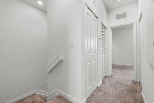 Building Photo - 28637 SW 132nd Ct
