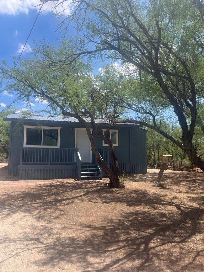 Primary Photo - Cozy remodeled 2 Bedroom 1 Bathroom Cottag...