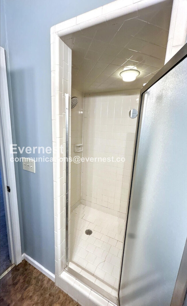 Building Photo - 493 Cedar Crest Dr