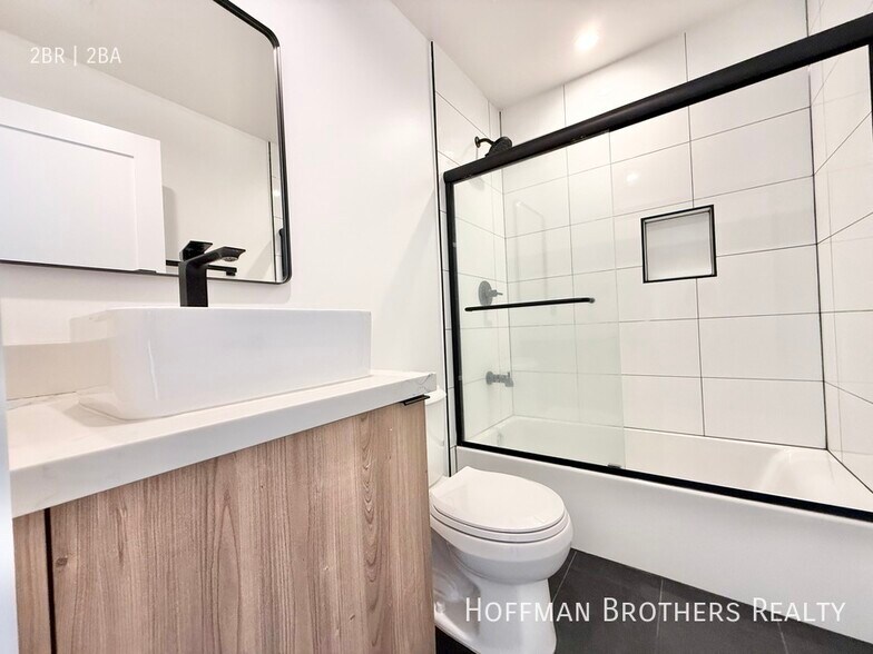 Building Photo - 11600 Rochester Ave