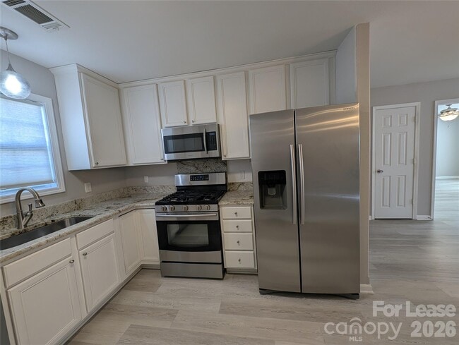 Building Photo - 4656 Sooner Ln