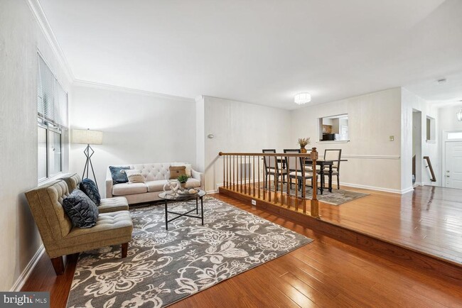 Building Photo - 6817 Signature Cir