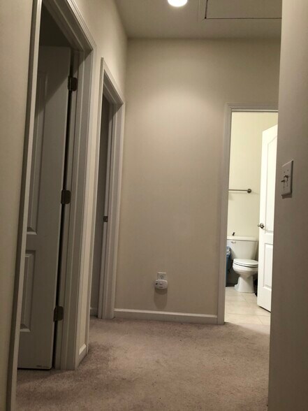 Building Photo - 8156 Primanti Blvd