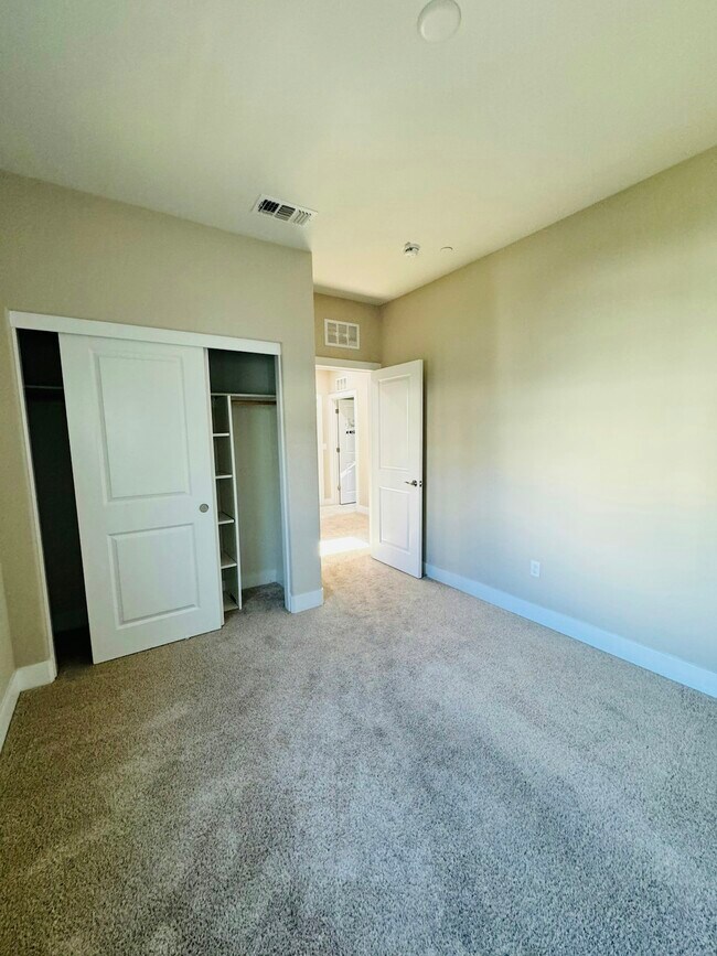 Building Photo - 4285 Trolan Ln