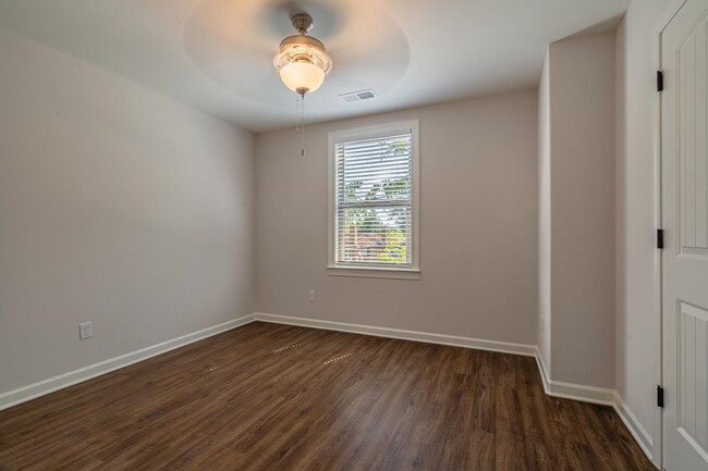 Building Photo - 155 N Rembert St
