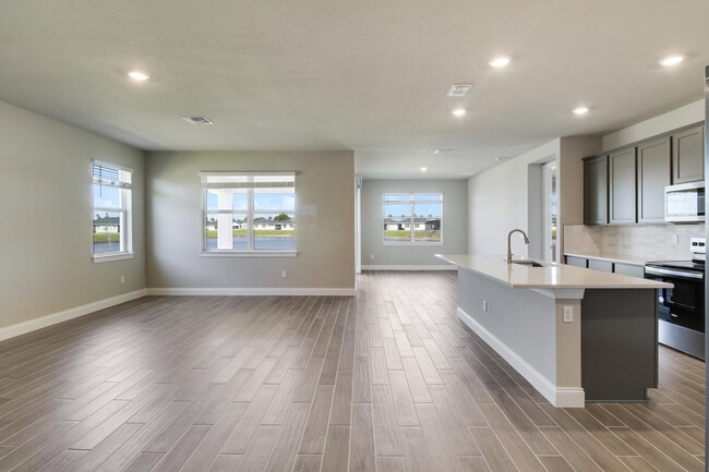 Building Photo - 8990 Dahlia Cir