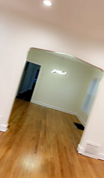 Building Photo - 10439 S Eggleston Ave