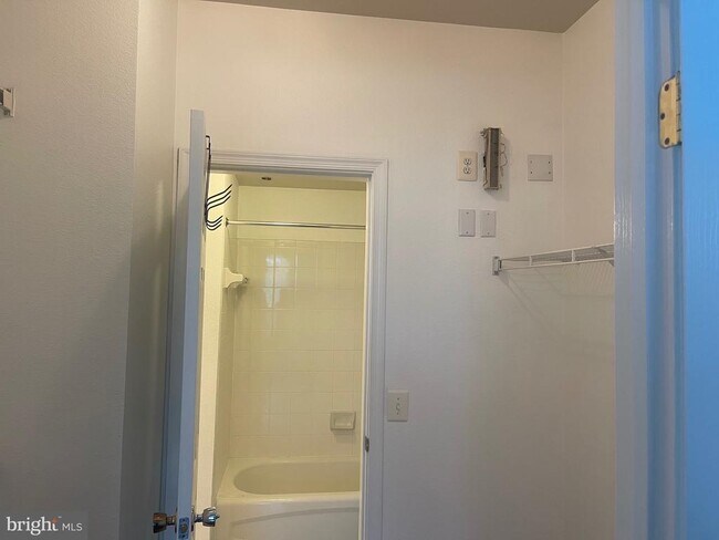 Building Photo - 1530 Spring Gate Dr.