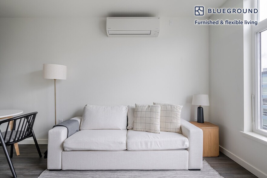 Building Photo - 1000 E Yesler Wy