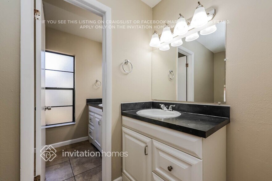 Building Photo - 1204 Letona Ln