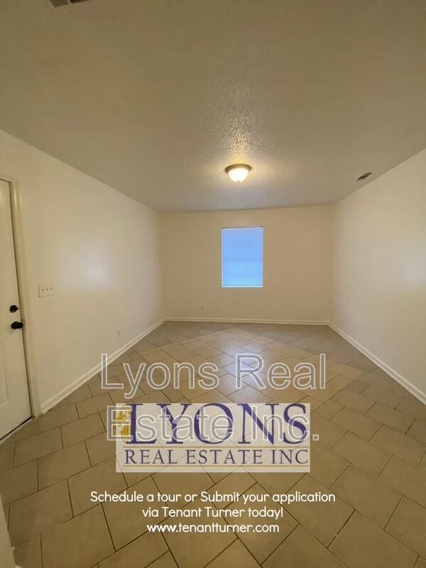 Building Photo - 1026 S Gordon Ave