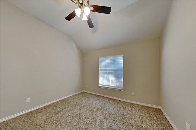 Building Photo - 16642 Greenbriar Point Ln