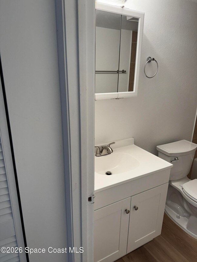 Building Photo - 421 Mercury Ave SE