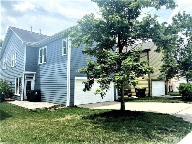 Building Photo - Spacious 3-Bed Townhome with Garage in Morrisville – 2,175 Sq Ft