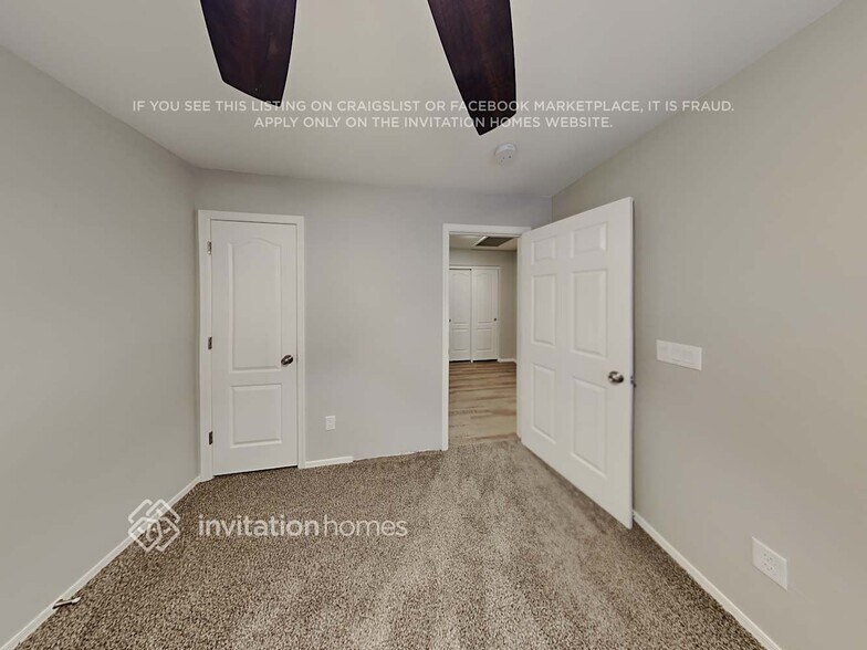 Building Photo - 1766 W Desert Hills Dr
