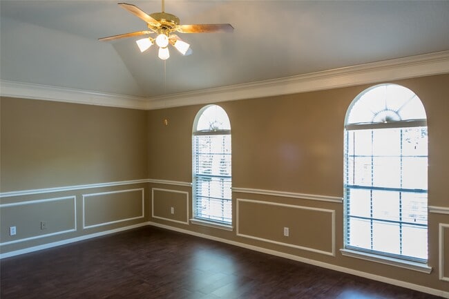 Building Photo - 25727 Bearborough Dr