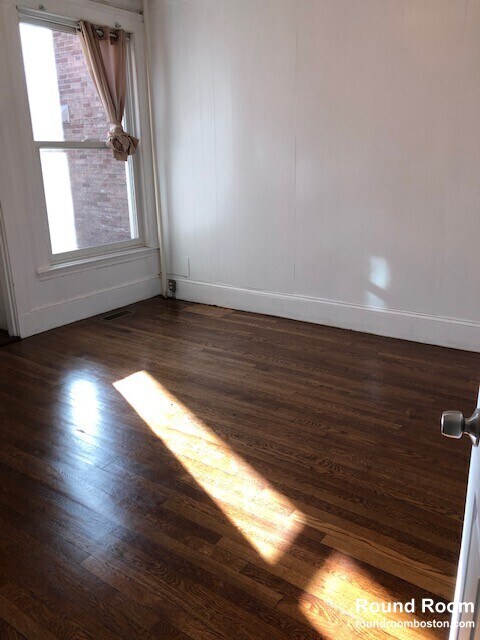 Building Photo - 128 Glenville Ave