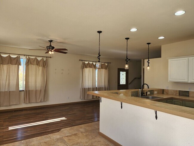 Building Photo - 2185 Quail Valley Ln