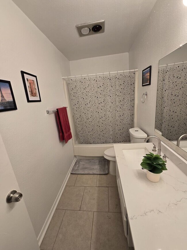 Building Photo - 4111 Sunrise Terrace Dr