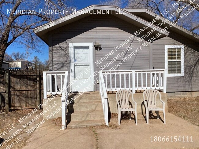 Building Photo - Cozy Home Near TTU & Hospitals – Pet Frien...