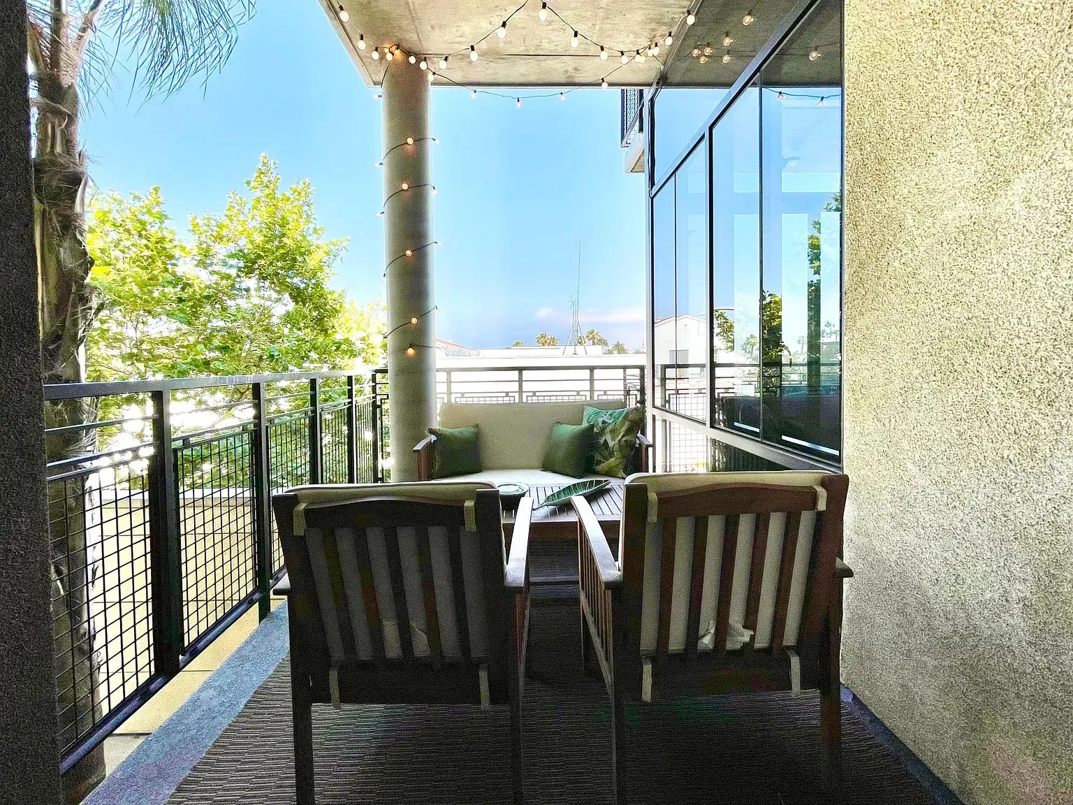 Unit patio - 835 Locust Ave