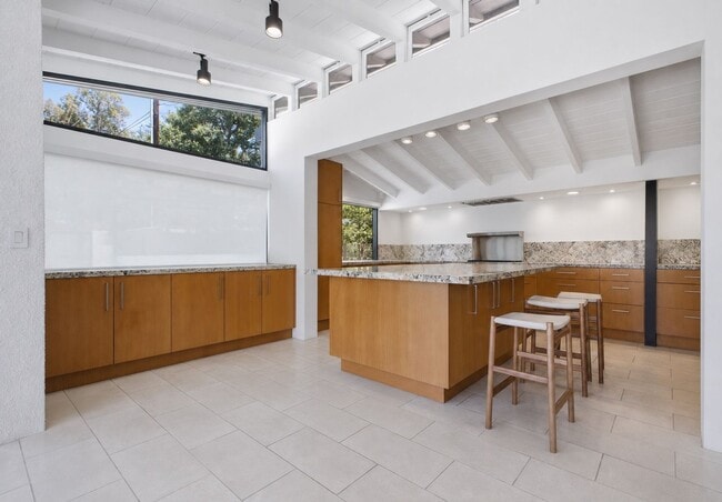 Building Photo - 1255 Rancheros Rd