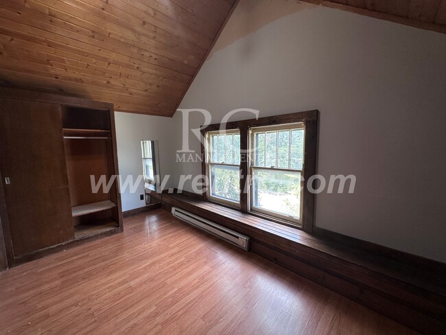 Building Photo - 1008-3 Vermilion-N