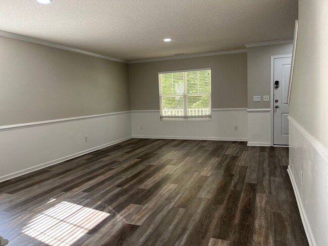 Building Photo - Spacious 2 Story Home In Raleigh, Availabl...