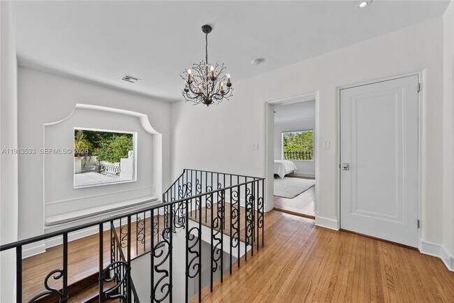 Building Photo - 5800 La Gorce Dr